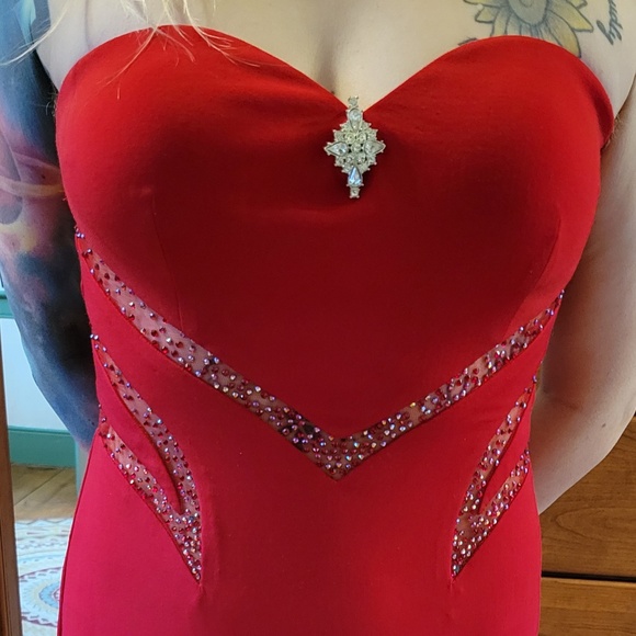 LaFemme size 8 ,red prom dress - Picture 3 of 10